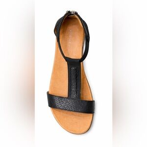 Women’s Black T-strap Sandal - Adtienna Vitadini